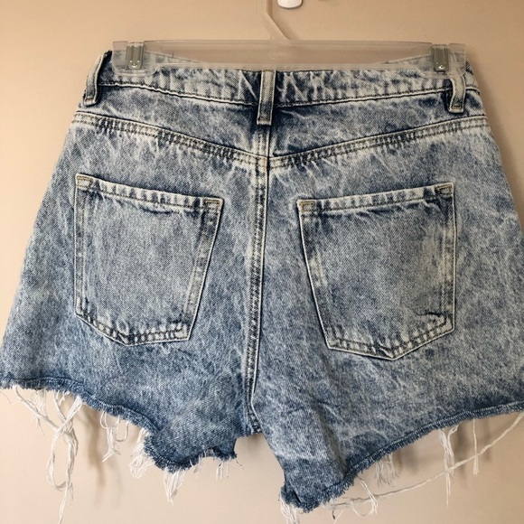 GARAGE high waisted jean shorts. - Picture 6 of 7